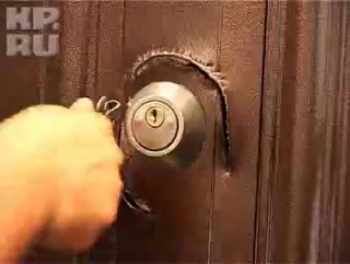 checking chinese doors for burglar resistance